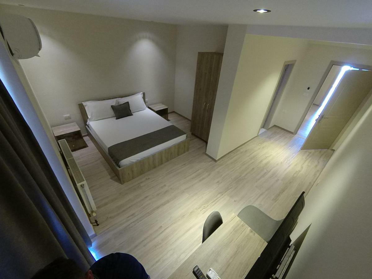 Hotel Vila Nino Берат Екстериор снимка