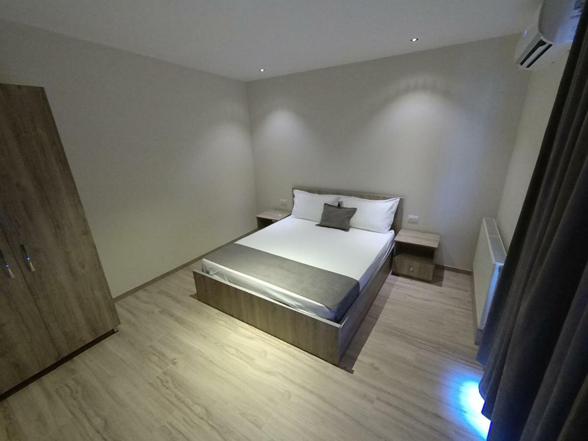 Hotel Vila Nino Берат Екстериор снимка