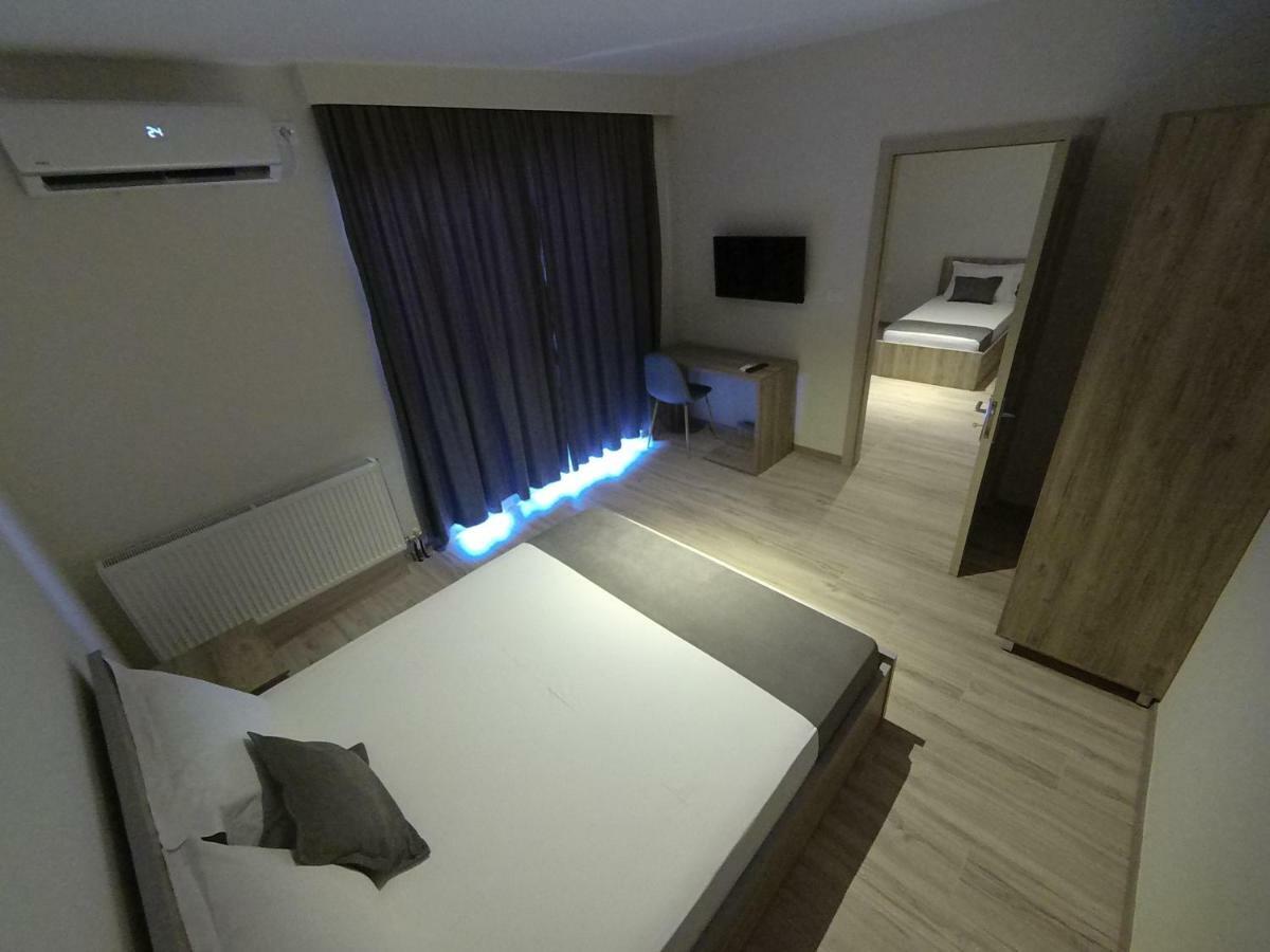 Hotel Vila Nino Берат Екстериор снимка