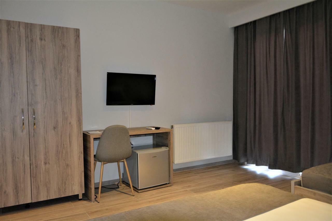 Hotel Vila Nino Берат Екстериор снимка