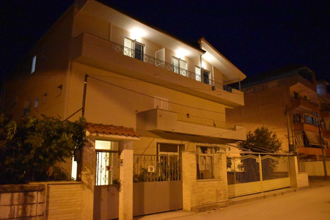 Hotel Vila Nino Берат Екстериор снимка