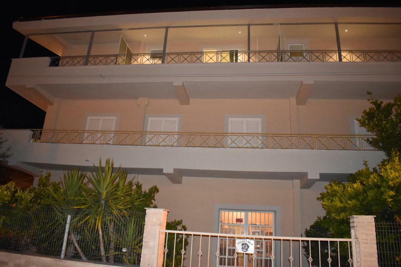 Hotel Vila Nino Берат Екстериор снимка