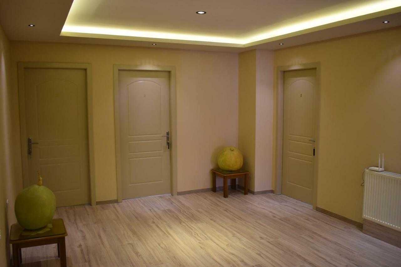 Hotel Vila Nino Берат Екстериор снимка